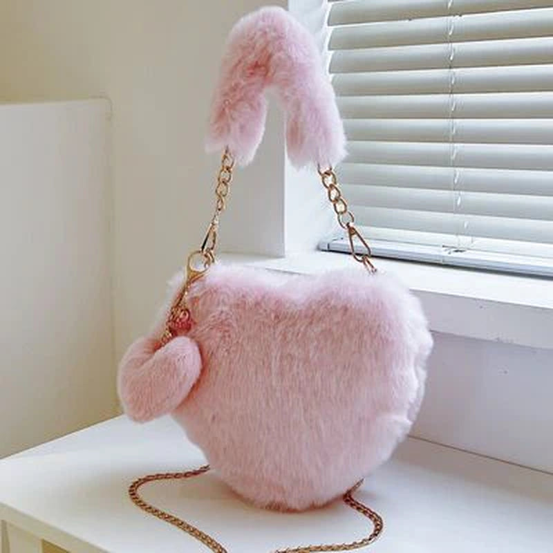 Luxury Heart-Shaped Faux Fur Handbag – Trendy & Stylish Women’s Clutch